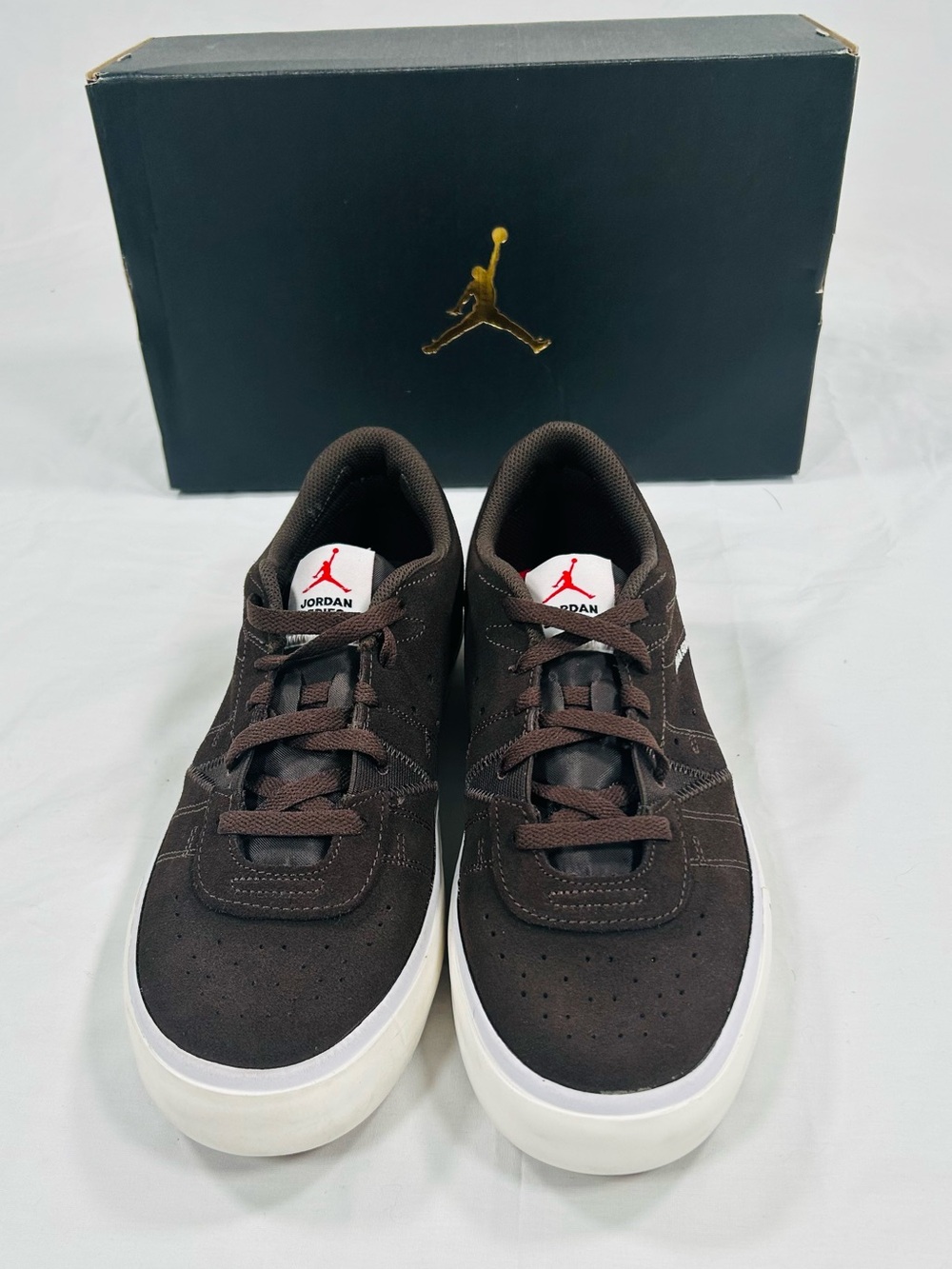NWOT Jordan Series ES Men’s Suede Low Top Sneakers Air Jordan Logo
